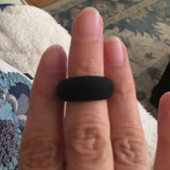 Genuine black lava ring from mount Etna in Sicily - Picture 4 of 8